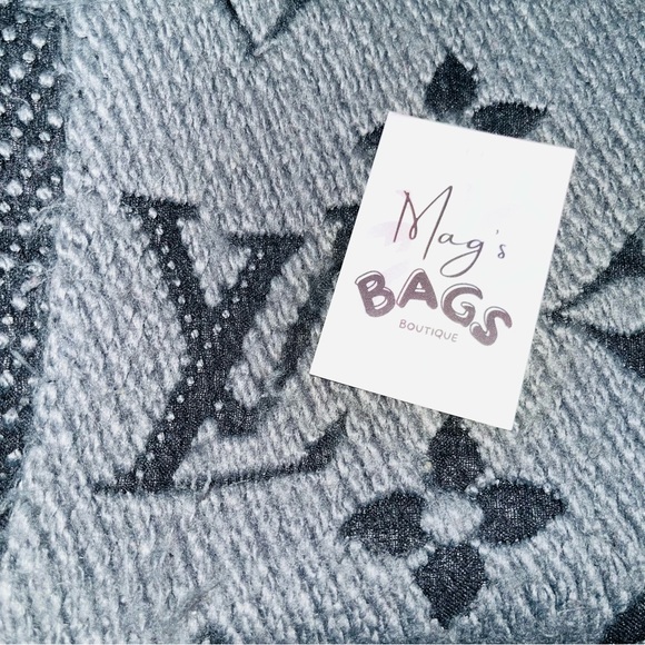 Louis Vuitton: LV Logo Logomania Fringe Scarf (Grey) - Picture 15 of 16